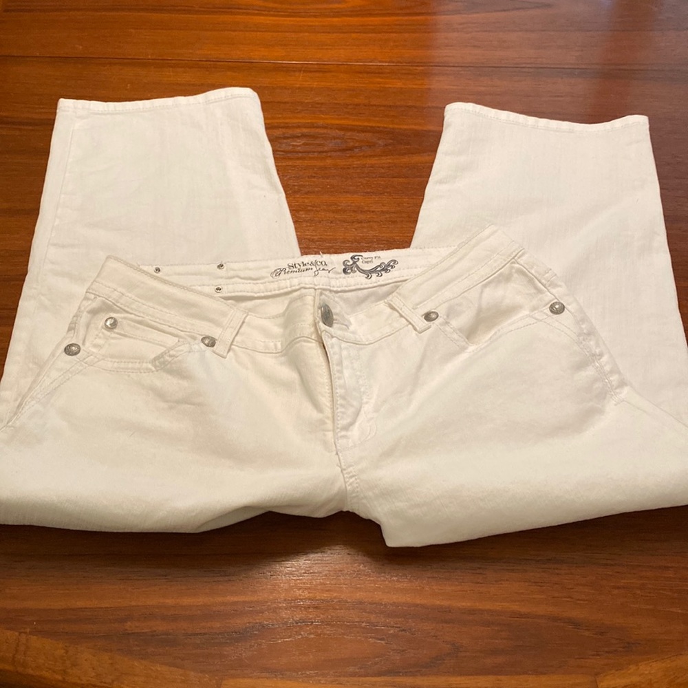 Style & Co Curvy Fit Capris
